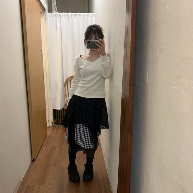 버버리 숄더 컷오프 티셔츠 탑 화이트