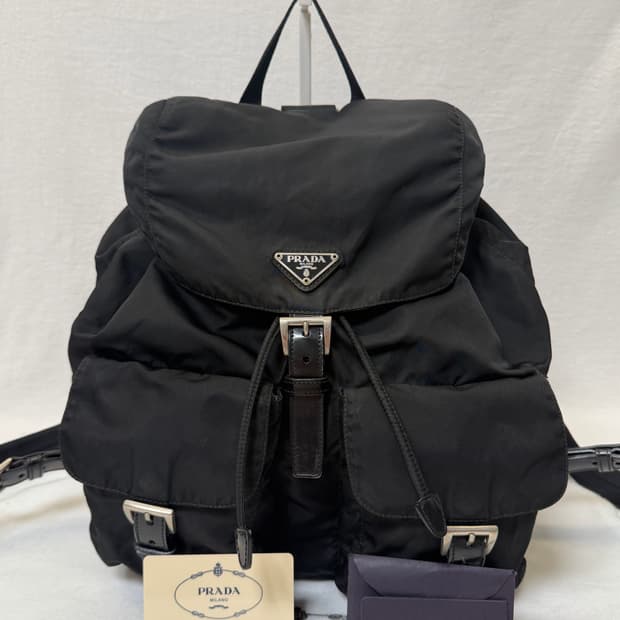 정품 프라다 포코노 나일론 투포켓 미디움 백팩 블랙
