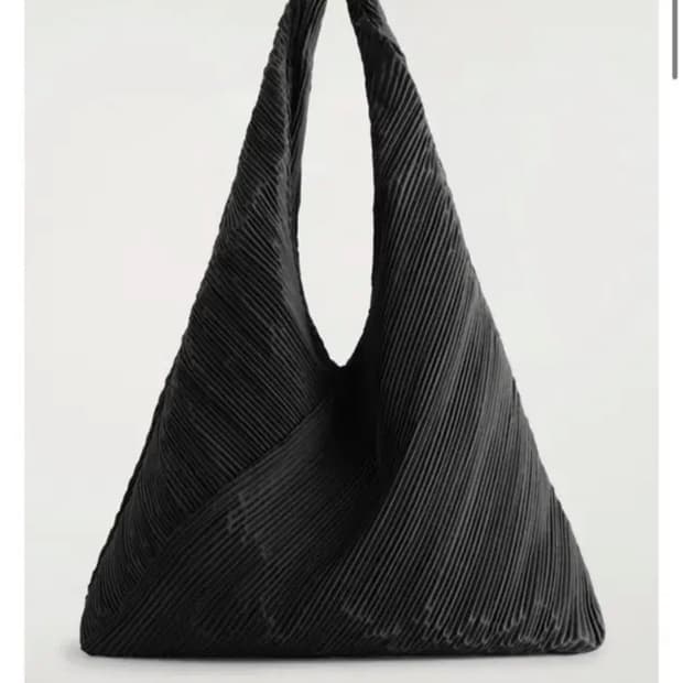 cos 스컬프처럴 숄더백