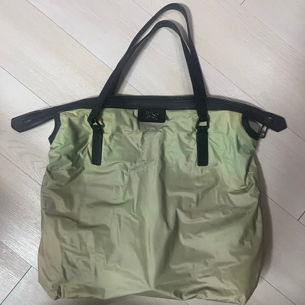 버버리 나일론 토트백 (정가80/가벼운 데일리백)