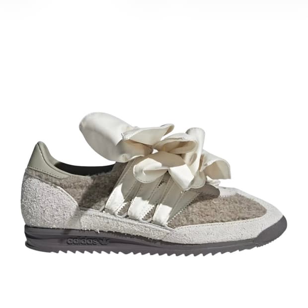 아디다스 x 캐롤라인 후 SL 72 OG 그레이 240사이즈 판매해요