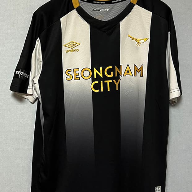 엄브로 성남FC 2024 홈 유니폼 김보경 풀마킹 반팔 져지 M 95
