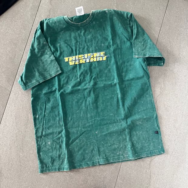 디스이즈네버댓 반팔티 L 