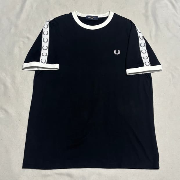🫶🏻 프레드페리 월계수 블랙 반팔티셔츠 🫶🏻