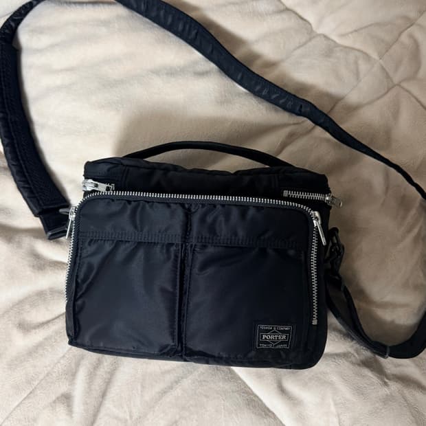요시다 포터 카메라백 블랙 판매합니다.