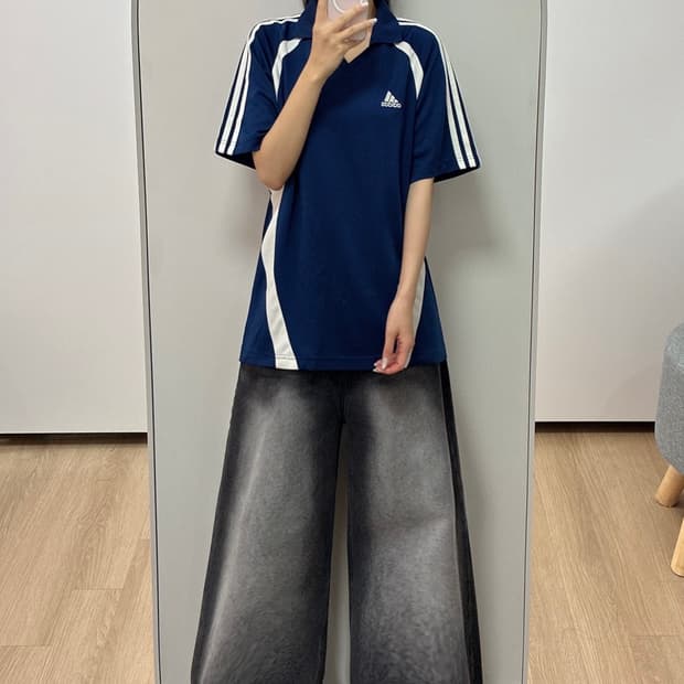 아디다스 자수로고 기능성 네이비 반팔 티셔츠