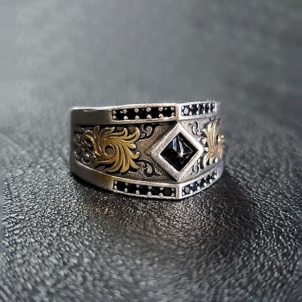 Eldoria 실버 남자 엔틱 빈티지 명품 문양 다이아 왕실 반지