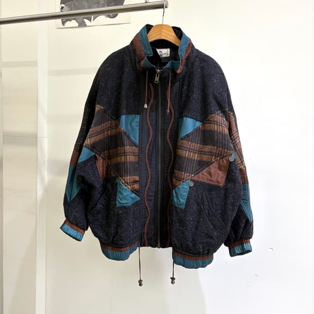 MAGGIE LAWRENCE 자켓