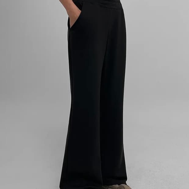 블랙업 재니스 부츠컷 밴딩팬츠