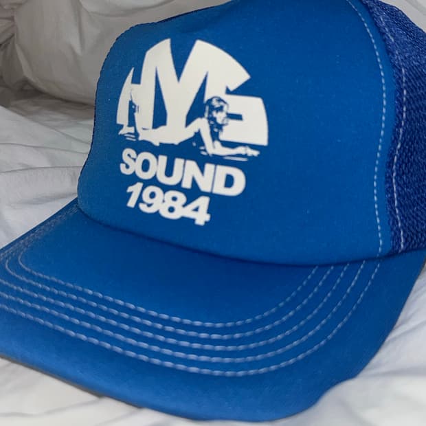 히스테릭 글래머 HYS 사운드 메쉬 캡 블루