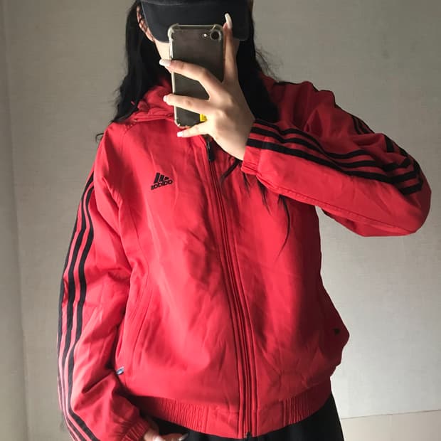 아디다스 90s 레드 블랙 패딩