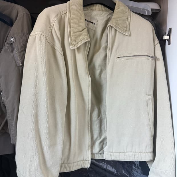 인사일런스 가먼트 다이드 워크자켓 베이지