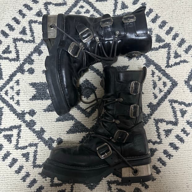 New Rock metallic boots