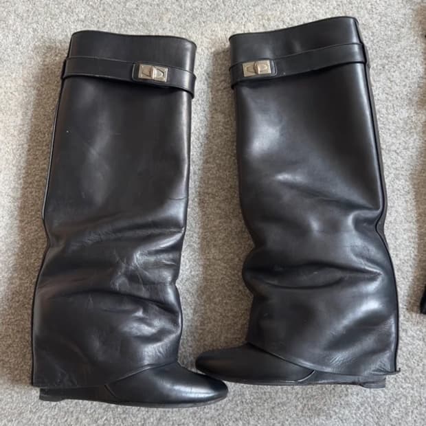 Givenchy vintage shark lock boots