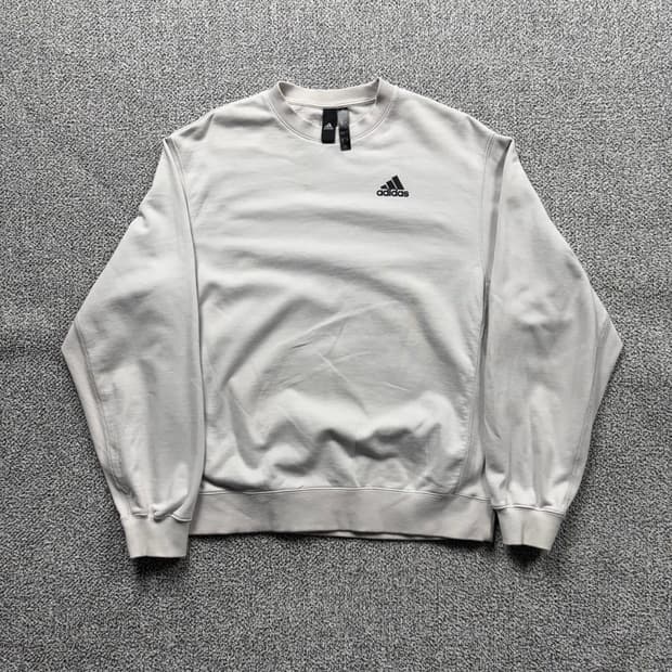 아디다스 이큅먼트 백삼선 맨투맨