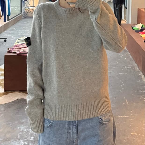 스톤아일랜드 와펜 울 소재 크루넥 그레이 스웨터 H3265