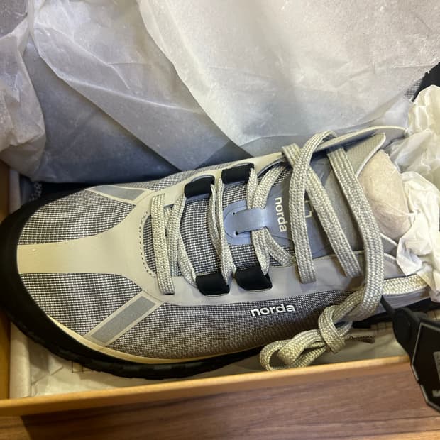 노다 Norda 001AM Pewter 트레일 러닝화입니다 새상품 