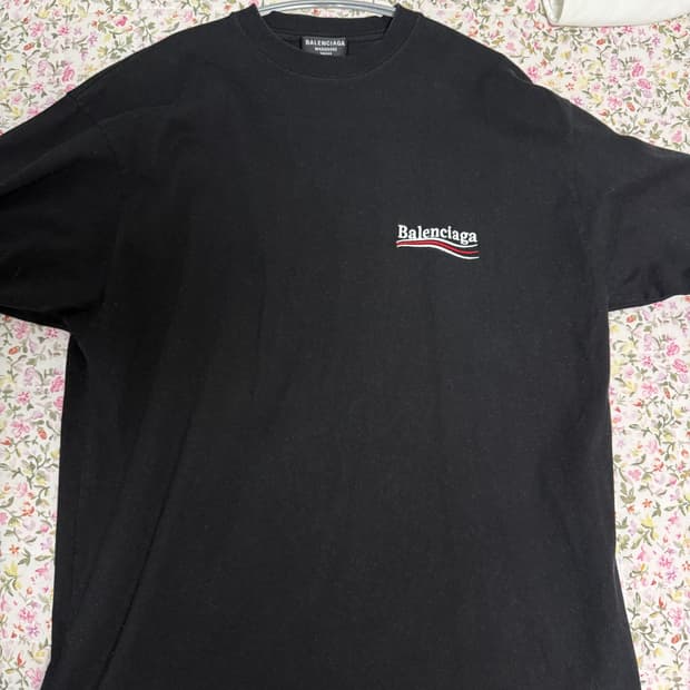 S 발렌시아가 폴리티컬 자수 반팔 블랙 