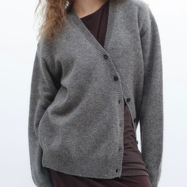 REPOS DIAGONAL CARDIGAN 리포스 가디건 브라운