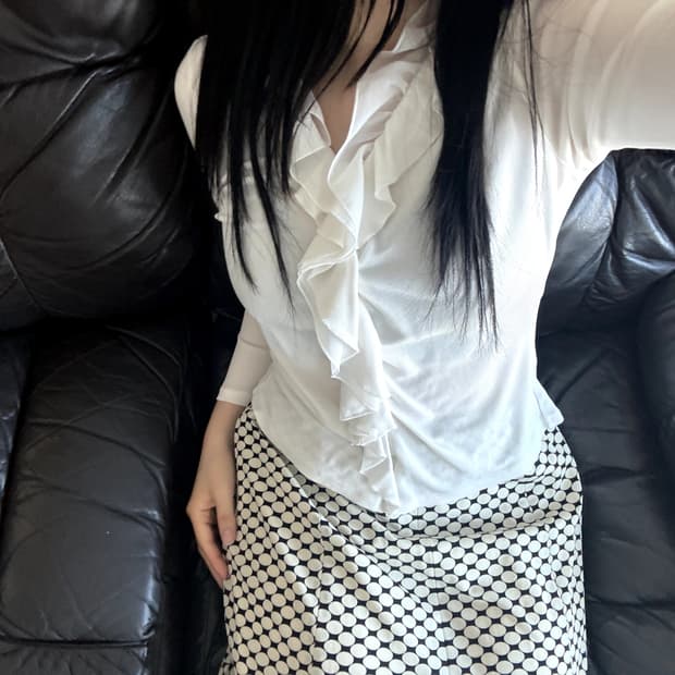 v-neck ruffle trim top