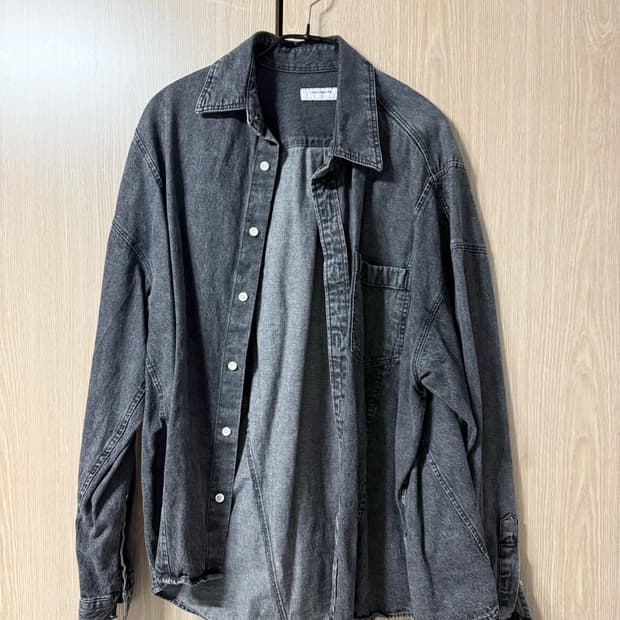 커스텀멜로우 블랙 데님 워싱 셔츠 재킷