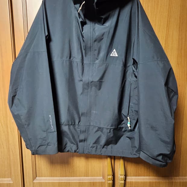 나이키ACG스톰핏 자켓 판매합니다