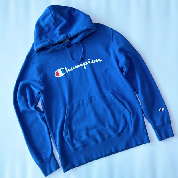챔피온 블루 스크립트 로고 후드 티셔츠