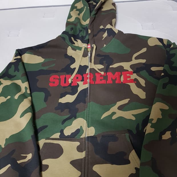 슈프림 컬리지에이트 후드 집업 티셔츠 우드랜드 카모 25FW