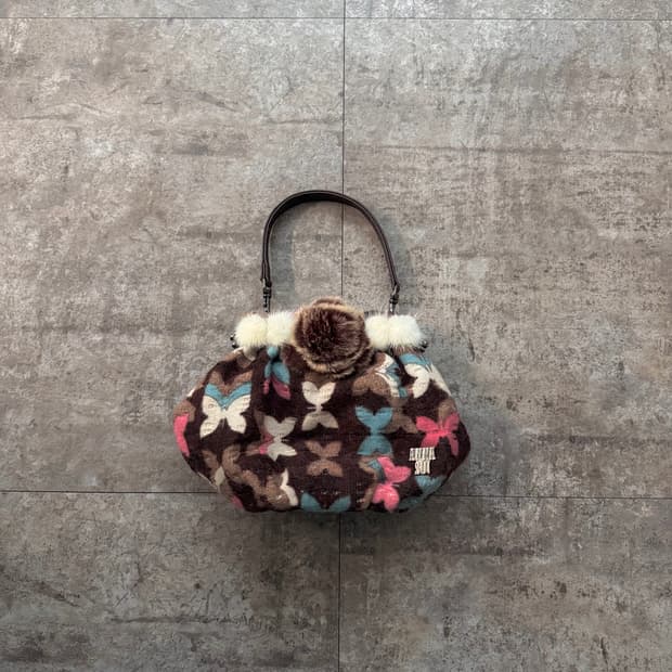 안나수이 버터플라이 패턴 폼폼 미니 숄더 백/파우치 