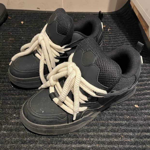 자라 스케이트 스니커즈 275