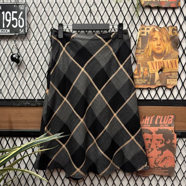 JPN VINTAGE 미디 울 스커트 아가일 체크 패턴 포인트 그레이