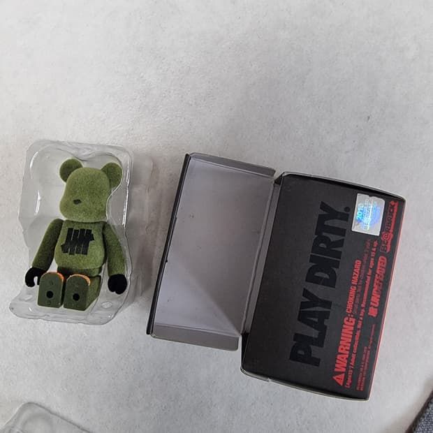 언디핏 베어브릭