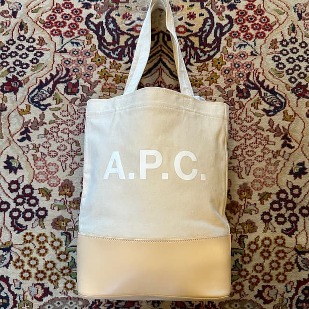 아페세 악셀 토트백