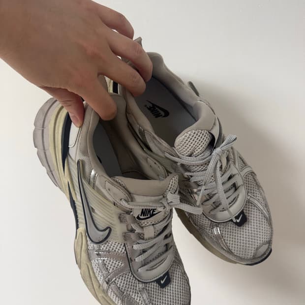 나이키 V2K 런 서밋 화이트 메탈릭 실버 265 size