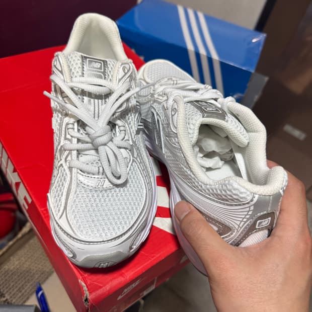 뉴발란스 740 화이트 실버 메탈릭 키높이 운동화