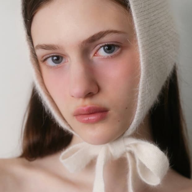 (아이린 착용)더티스 THETIS 플러피 앙고라 니트 리본 바라클라바