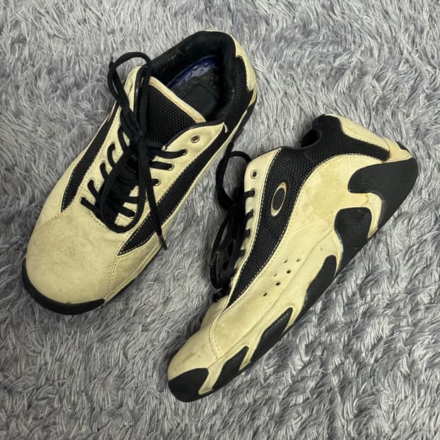 오클리 스니커즈