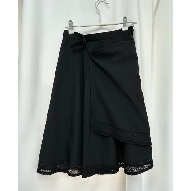 [LAUNIA] lace buckle skirt