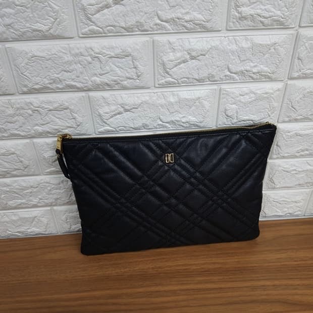 닥스 클러치백 (퀄팅가죽)