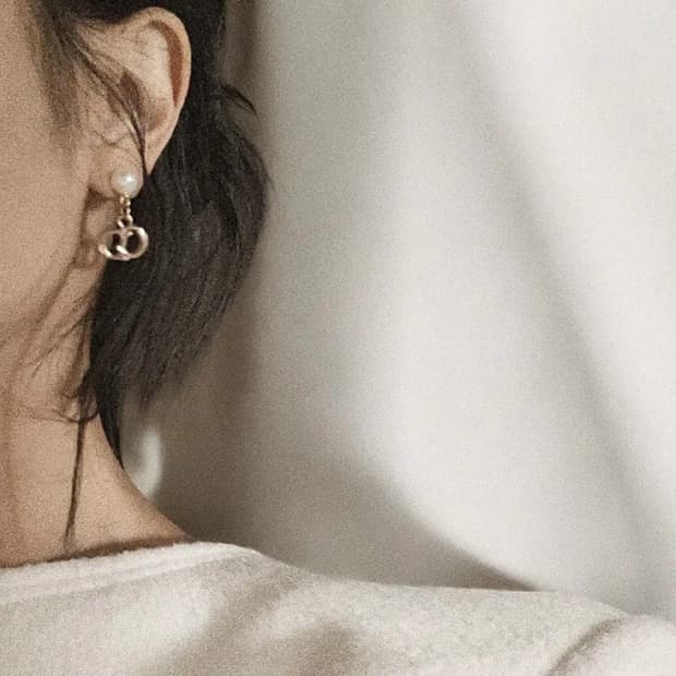 디올 빈티지 업사이클링 귀걸이