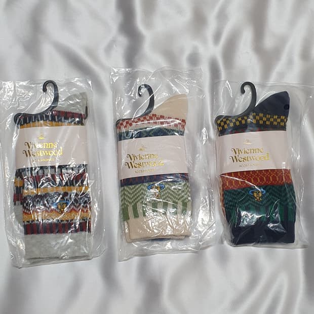 블루 그레이 그린 레드 크림베이지 에스닉 체크 비비안웨스트우드 양말 