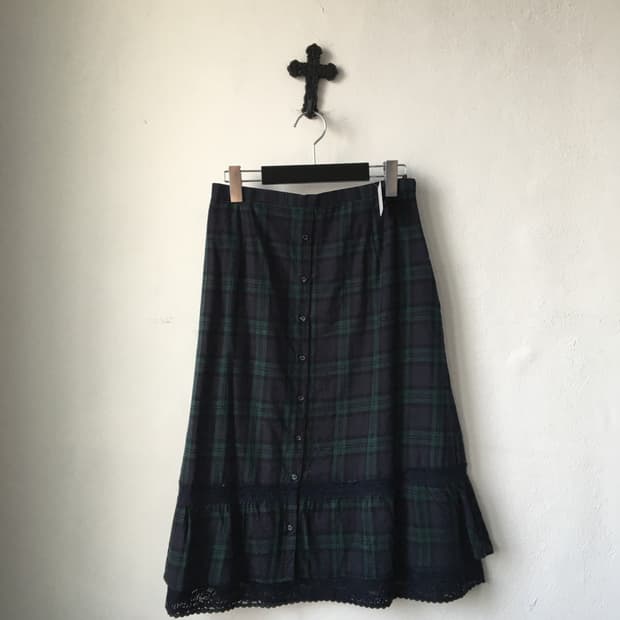 Check pattern skirt