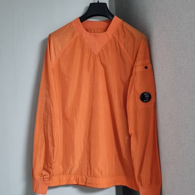 cp컴퍼니 나일론 맨투맨