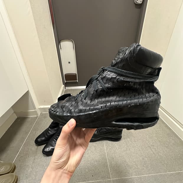 아티잔 의류(신발)들이랑 교신 봅니다