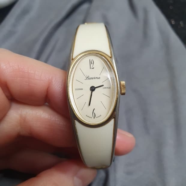 루체른  빈티지 뱅글 여성시계