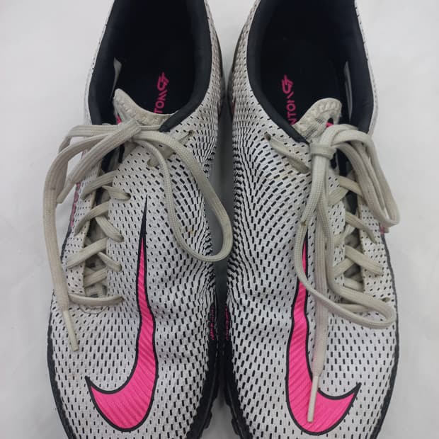 나이키 팬텀 GT 풋살화(250)