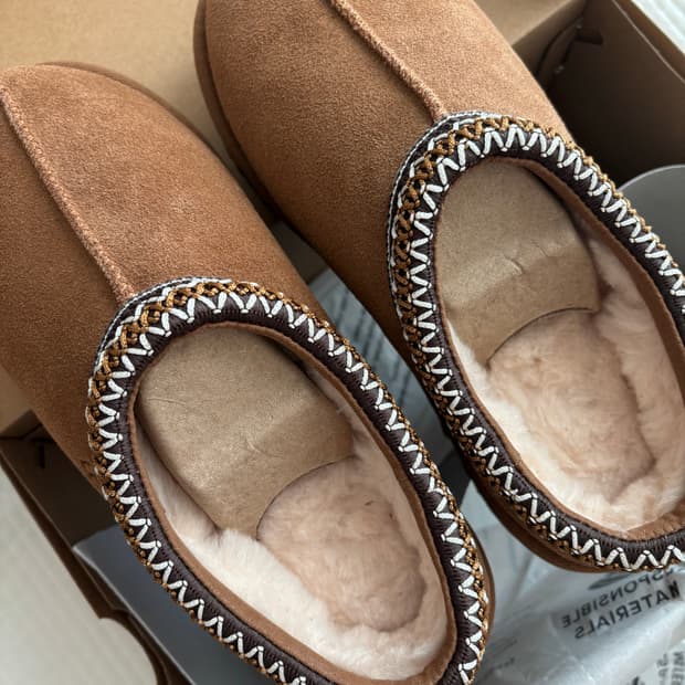 새상품)어그 타스만2 