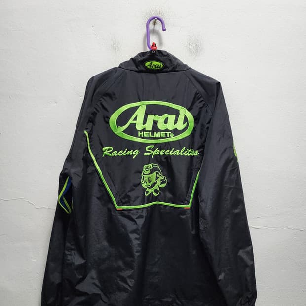 아라이(Arai) 블랙 레이싱 바람막이 자켓