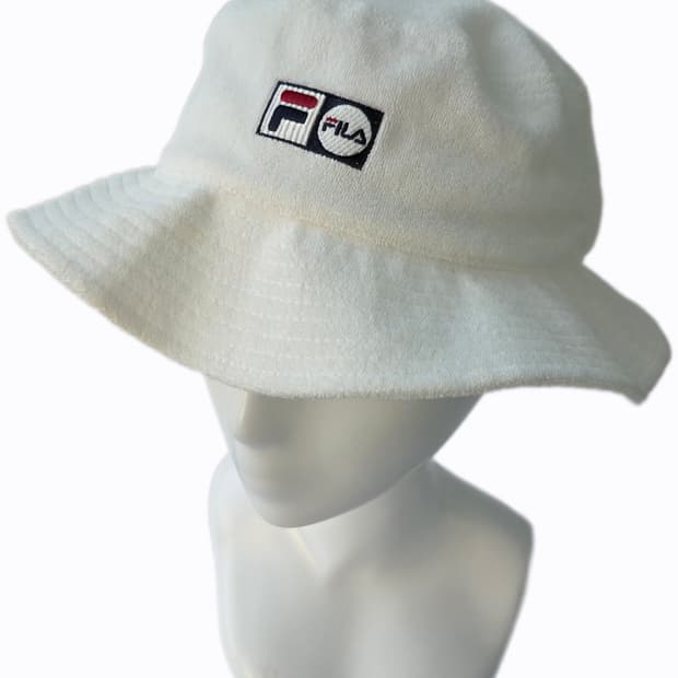 휠라 화이트 로고 버킷햇 타올지