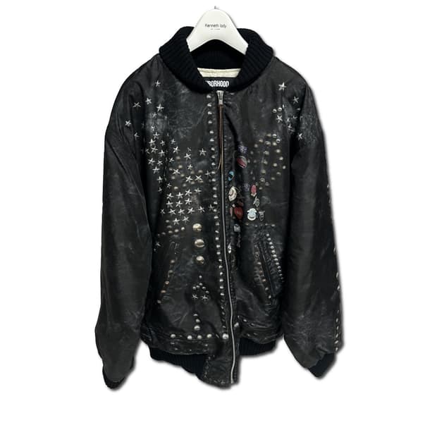 네이버후드 스터드 라이더 프린트 패디드 봄버 자켓